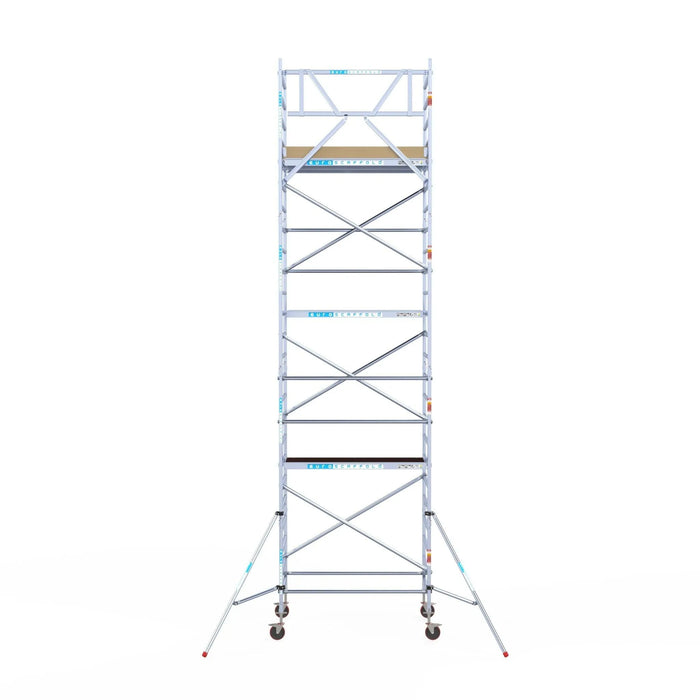 Rollgerüst Euroscaffold Basic 135x190 8,2m Arbeitshöhe Carbonplattform gegen Fassade - Gerüstexpress.de