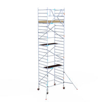 Rollgerüst Euroscaffold Basic 135x190 8,2m Arbeitshöhe Carbonplattform gegen Fassade