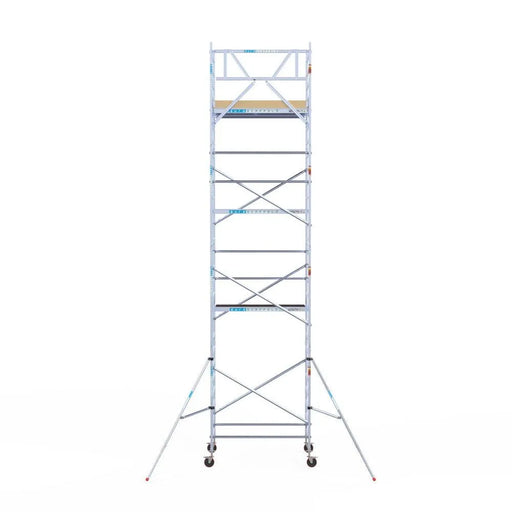 Rollgerüst Euroscaffold Basic 135x190 9,2m Arbeitshöhe Carbonplattform gegen Fassade - Gerüstexpress.de