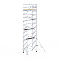 Rollgerüst Euroscaffold Basic 135x250 11,2m Arbeitshöhe Carbonplattform gegen Fassade