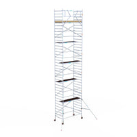 Rollgerüst Euroscaffold Basic 135x250 12,2m Arbeitshöhe Carbonplattform gegen Fassade