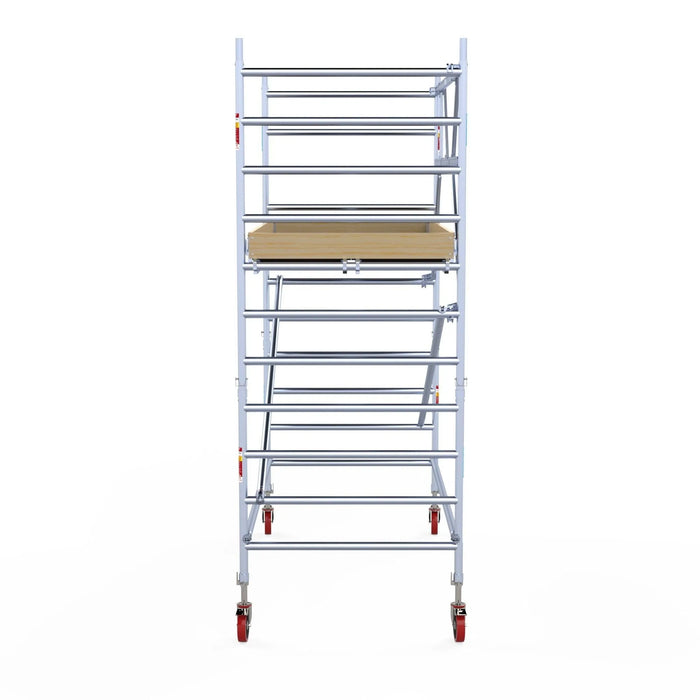 Rollgerüst Euroscaffold Basic 135x250 4,2m Arbeitshöhe an der Fassade - Gerüstexpress.de