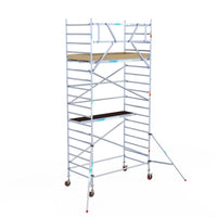 Rollgerüst Euroscaffold Basic 135x250 6,2m Arbeitshöhe an der Fassade
