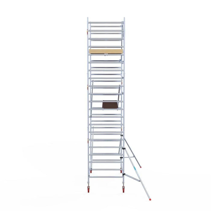 Rollgerüst Euroscaffold Basic 135x250 7,2m Arbeitshöhe an der Fassade - Gerüstexpress.de