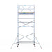 Rollgerüst Euroscaffold Basic 135x250 7,2m Arbeitshöhe an der Fassade - Gerüstexpress.de
