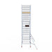 Rollgerüst Euroscaffold Basic 135x250 7,2m Arbeitshöhe Carbonplattform gegen Fassade - Gerüstexpress.de