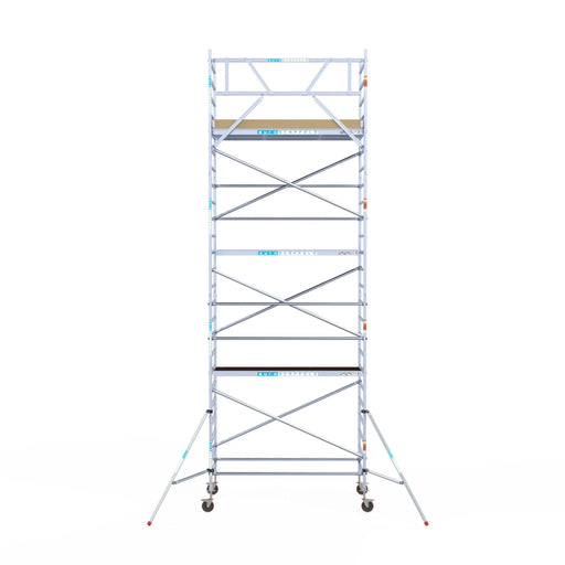Rollgerüst Euroscaffold Basic 135x250 8,2m Arbeitshöhe Carbonplattform gegen Fassade - Gerüstexpress.de