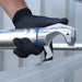 Rollgerüst Euroscaffold Basic 135x305 10,2m Arbeitshöhe an der Fassade - Gerüstexpress.de
