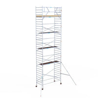 Rollgerüst Euroscaffold Basic 135x305 11,2m Arbeitshöhe Carbonplattform gegen Fassade