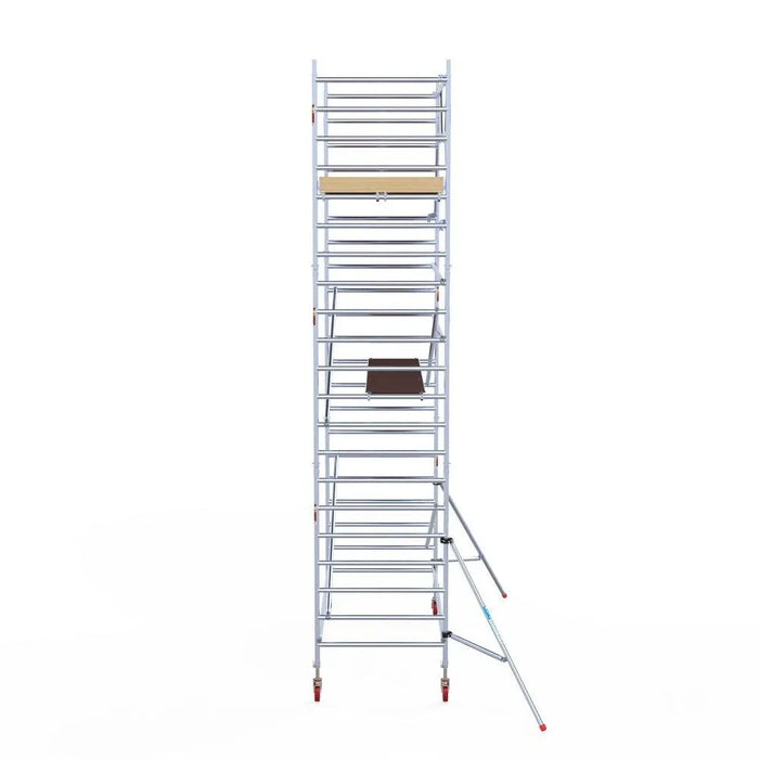 Rollgerüst Euroscaffold Basic 135x305 7,2m Arbeitshöhe Carbonplattform gegen Fassade - Gerüstexpress.de