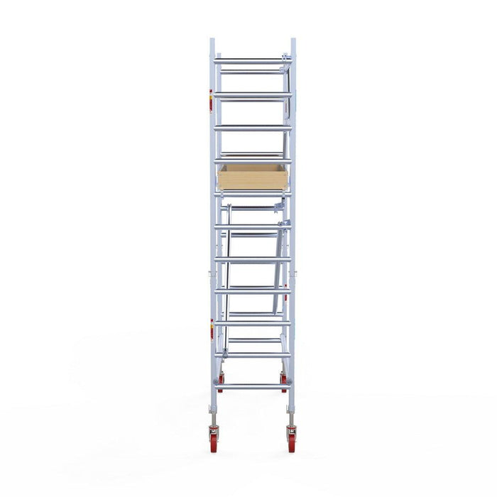 Rollgerüst Euroscaffold Basic 75x190 4,2m Arbeitshöhe an der Fassade - Gerüstexpress.de