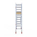 Rollgerüst Euroscaffold Basic 75x190 4,2m Arbeitshöhe an der Fassade - Gerüstexpress.de