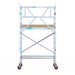 Rollgerüst Euroscaffold Basic 75x190 4,2m Arbeitshöhe Carbonplattform gegen Fassade - Gerüstexpress.de