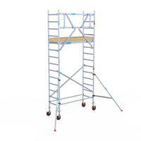 Rollgerüst Euroscaffold Basic 75x190 5,2m Arbeitshöhe an der Fassade