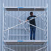 Rollgerüst Euroscaffold Basic 75x190 9,2m Arbeitshöhe an der Fassade - Gerüstexpress.de