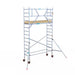 Rollgerüst Euroscaffold Basic 75x250 5,2m Arbeitshöhe Carbonplattform gegen Fassade - Gerüstexpress.de