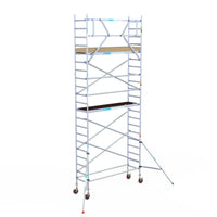 Rollgerüst Euroscaffold Basic 75x250 7,2m Arbeitshöhe Carbonplattform gegen Fassade