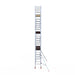 Rollgerüst Euroscaffold Basic 75x250 8,2m Arbeitshöhe an der Fassade - Gerüstexpress.de