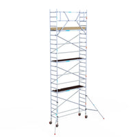 Rollgerüst Euroscaffold Basic 75x250 8,2m Arbeitshöhe Carbonplattform gegen Fassade