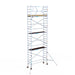 Rollgerüst Euroscaffold Basic 75x250 8,2m Arbeitshöhe Carbonplattform gegen Fassade - Gerüstexpress.de