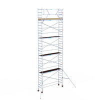 Rollgerüst Euroscaffold Basic 75x305 10,2m Arbeitshöhe an der Fassade