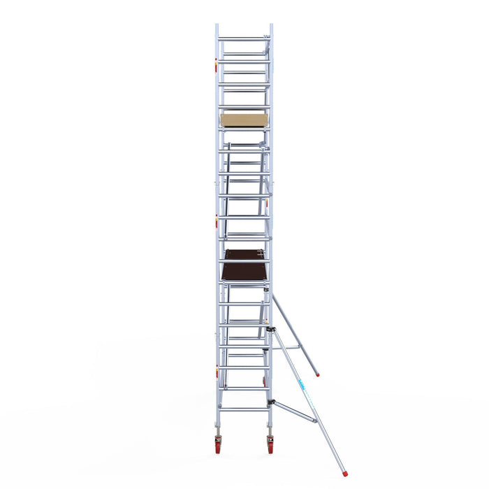 Rollgerüst Euroscaffold Basic 75x305 6,2m Arbeitshöhe Carbonplattform gegen Fassade - Gerüstexpress.de