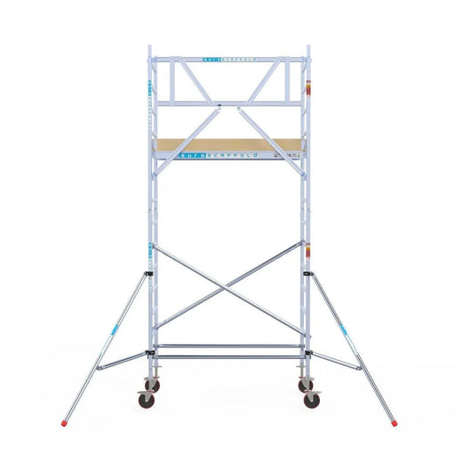 Rollgerüst Euroscaffold Basic 90x190 5,2m Arbeitshöhe Carbonplattform gegen Fassade - Gerüstexpress.de