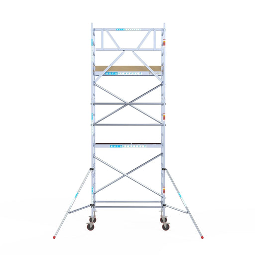 Rollgerüst Euroscaffold Basic 90x190 6,2m Arbeitshöhe Carbonplattform gegen Fassade - Gerüstexpress.de