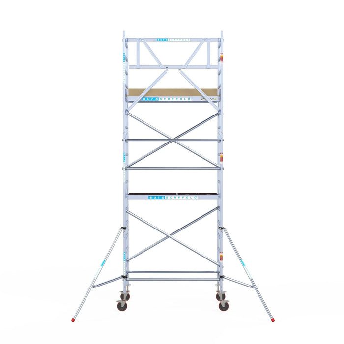 Rollgerüst Euroscaffold Basic 90x190 6,2m Arbeitshöhe Carbonplattform gegen Fassade - Gerüstexpress.de