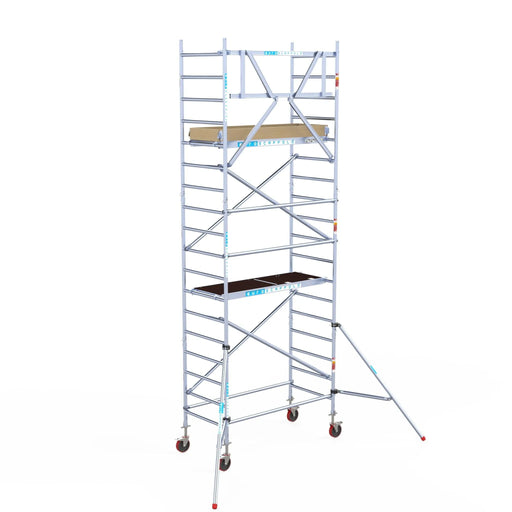 Rollgerüst Euroscaffold Basic 90x190 6,2m Arbeitshöhe Carbonplattform gegen Fassade - Gerüstexpress.de
