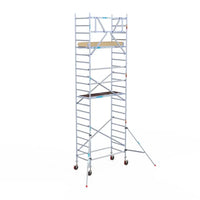 Rollgerüst Euroscaffold Basic 90x190 7,2m Arbeitshöhe an der Fassade