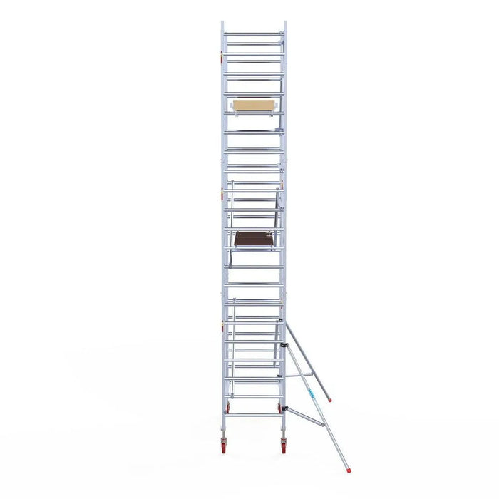 Rollgerüst Euroscaffold Basic 90x190 7,2m Arbeitshöhe Carbonplattform gegen Fassade - Gerüstexpress.de