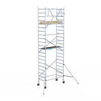 Rollgerüst Euroscaffold Basic 90x190 7,2m Arbeitshöhe Carbonplattform gegen Fassade