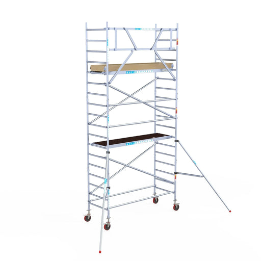 Rollgerüst Euroscaffold Basic 90x250 6,2m Arbeitshöhe Carbonplattform gegen Fassade - Gerüstexpress.de