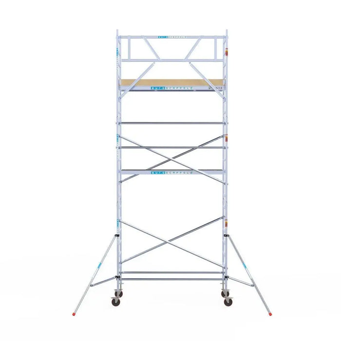 Rollgerüst Euroscaffold Basic 90x250 7,2m Arbeitshöhe an der Fassade - Gerüstexpress.de