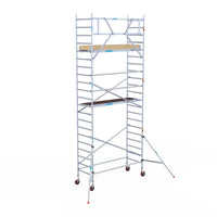 Rollgerüst Euroscaffold Basic 90x250 7,2m Arbeitshöhe Carbonplattform gegen Fassade