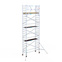 Rollgerüst Euroscaffold Basic 90x250 8,2m Arbeitshöhe an der Fassade