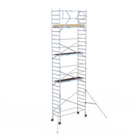 Rollgerüst Euroscaffold Basic 90x250 9,2m Arbeitshöhe an der Fassade