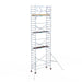 Rollgerüst Euroscaffold Basic 90x250 9,2m Arbeitshöhe Carbonplattform gegen Fassade - Gerüstexpress.de