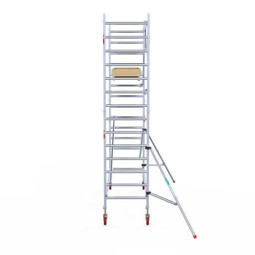 Rollgerüst Euroscaffold Basic 90x305 5,2m Arbeitshöhe Carbonplattform gegen Fassade - Gerüstexpress.de