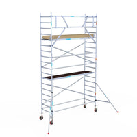 Rollgerüst Euroscaffold Basic 90x305 6,2m Arbeitshöhe Carbonplattform gegen Fassade