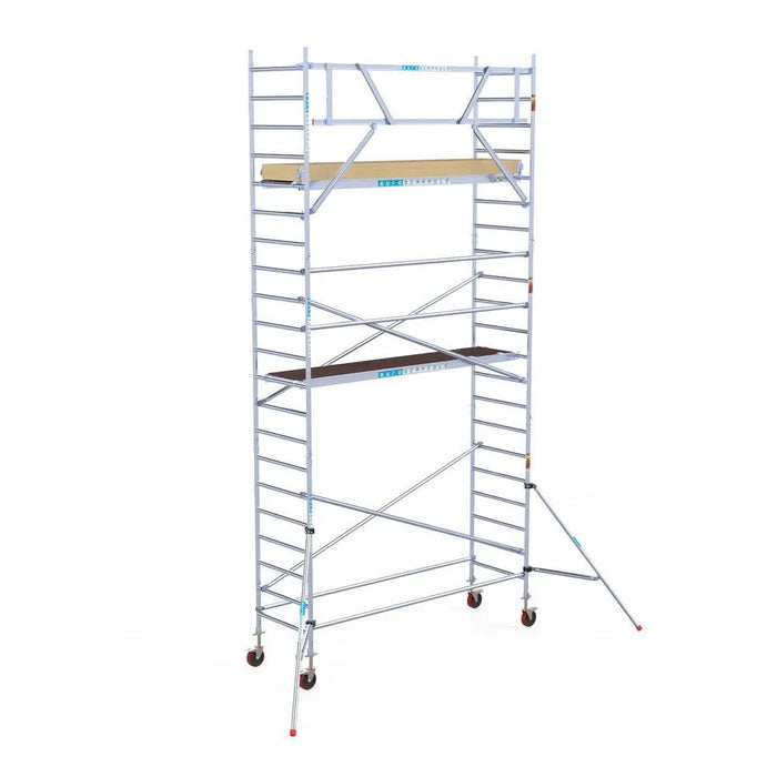 Rollgerüst Euroscaffold Basic 90x305 7,2m Arbeitshöhe Carbonplattform gegen Fassade - Gerüstexpress.de