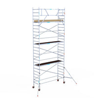 Rollgerüst Euroscaffold Basic 90x305 8,2m Arbeitshöhe an der Fassade