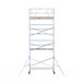Rollgerüst Euroscaffold Basic 90x305 9,2m Arbeitshöhe Carbonplattform gegen Fassade - Gerüstexpress.de