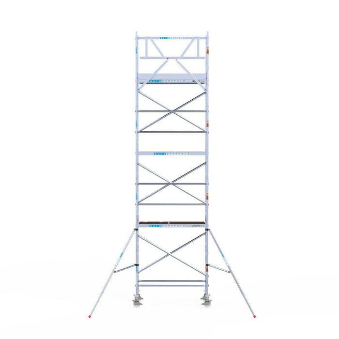 Rollgerüst Euroscaffold Original 75x190 8,2m Arbeitshöhe Carbonplattform gegen Fassade - Gerüstexpress.de