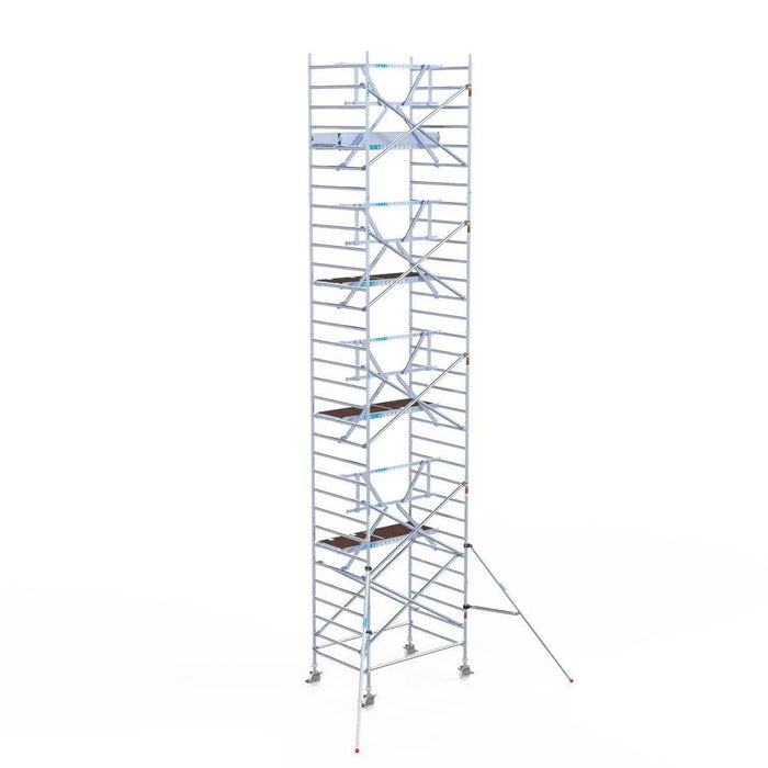 Rollgerüst Euroscaffold Professionell 135x190 10,2m Arbeitshöhe Carbonplattform gegen Fassade - Gerüstexpress.de
