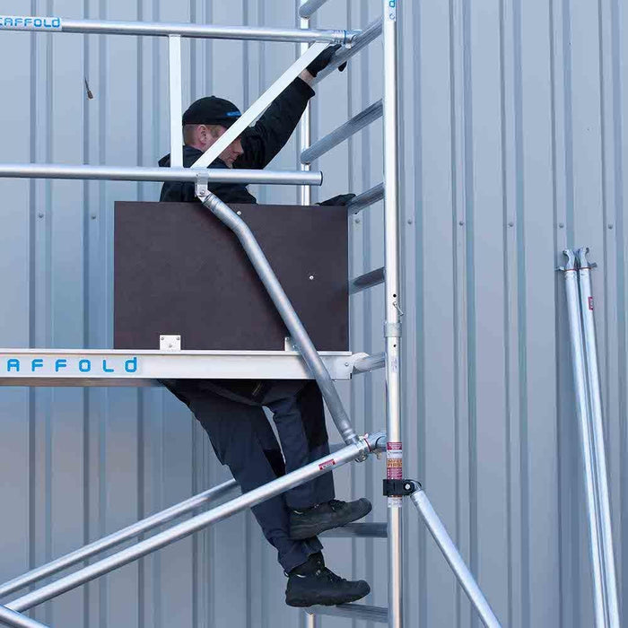 Rollgerüst Euroscaffold Professionell 135x190 14,2m Arbeitshöhe freistehend - Gerüstexpress.de