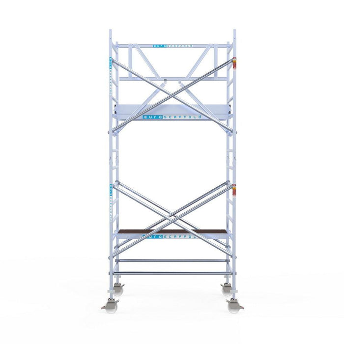 Rollgerüst Euroscaffold Professionell 135x190 5,2m Arbeitshöhe an der Fassade - Gerüstexpress.de