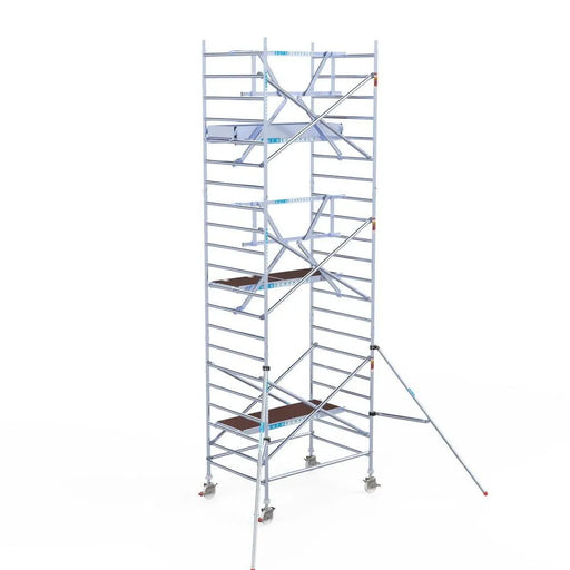 Rollgerüst Euroscaffold Professionell 135x190 7,2m Arbeitshöhe Carbonplattform gegen Fassade - Gerüstexpress.de