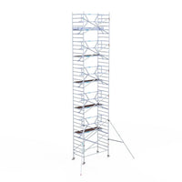 Rollgerüst Euroscaffold Professionell 135x250 12,2m Arbeitshöhe Carbonplattform gegen Fassade